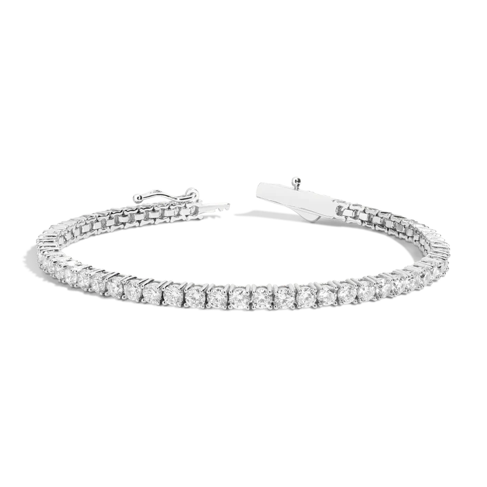 Sabkha tennis bracelet in 18k white gold set with round lab-grown diamonds